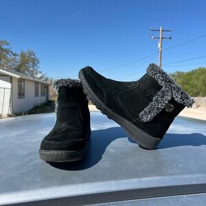 Khombu Black Suede Faux-Fur Cuffed Ankle Boots